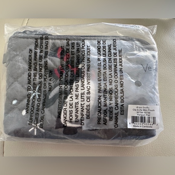 🐧 NWT Vera Bradley Clip and Zip Mini Pouch with Wristlet in Penguin Pair 🐧 - Picture 7 of 7